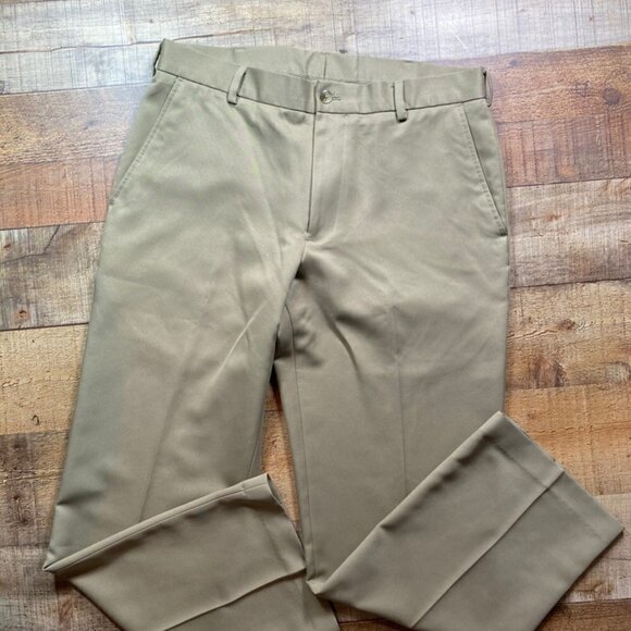 Men’s Van Heusen Khaki Pants size 32 x 29 - Picture 1 of 4